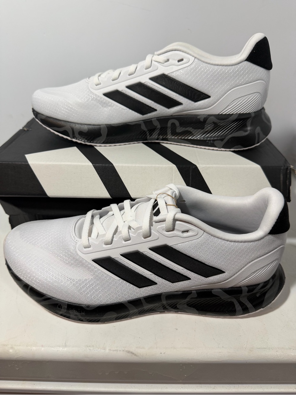 adidas Men’s White & Black Athletic Running Shoes